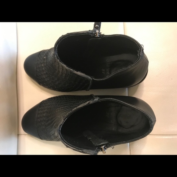 Shoe the Bear Black Ankle Boots - Picture 6 of 12